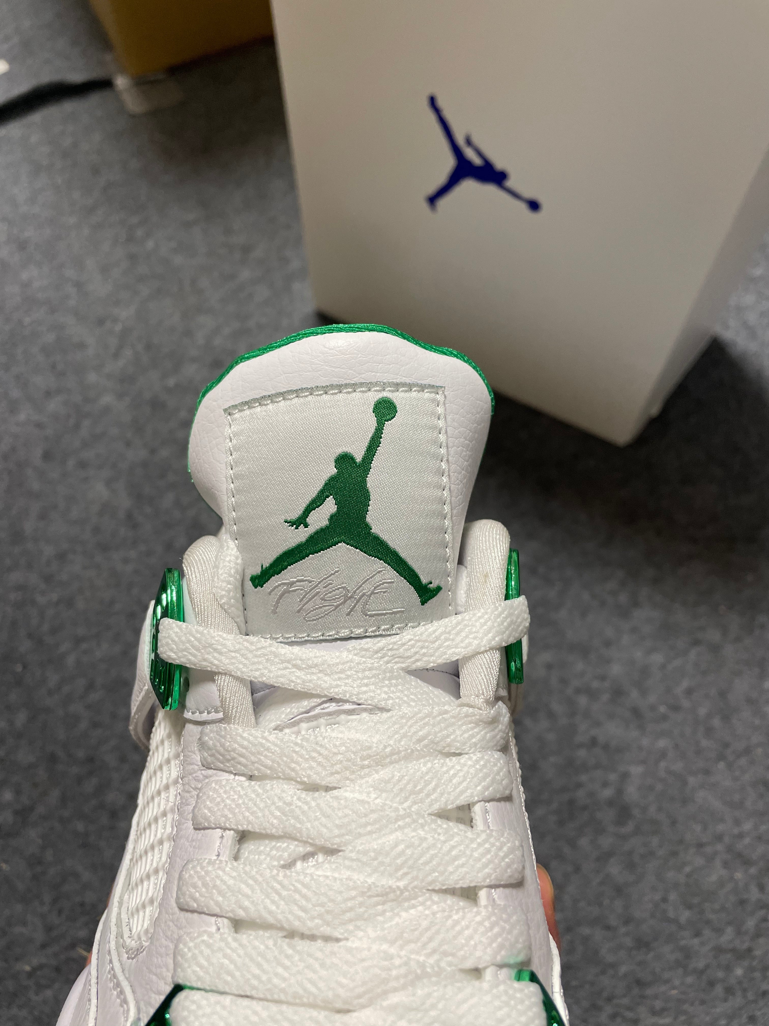 Air Jordan 4 - Metallic Green