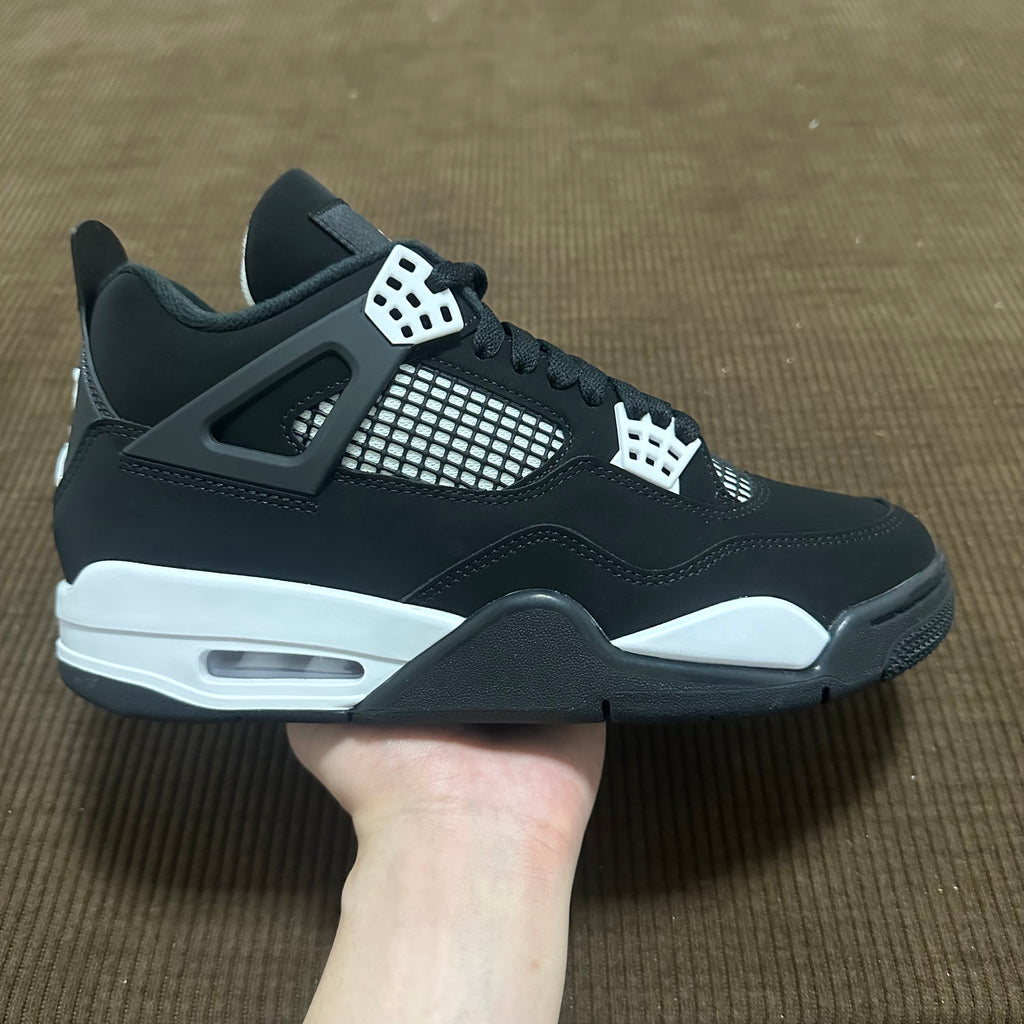 Air Jordan 4 - White Thunder