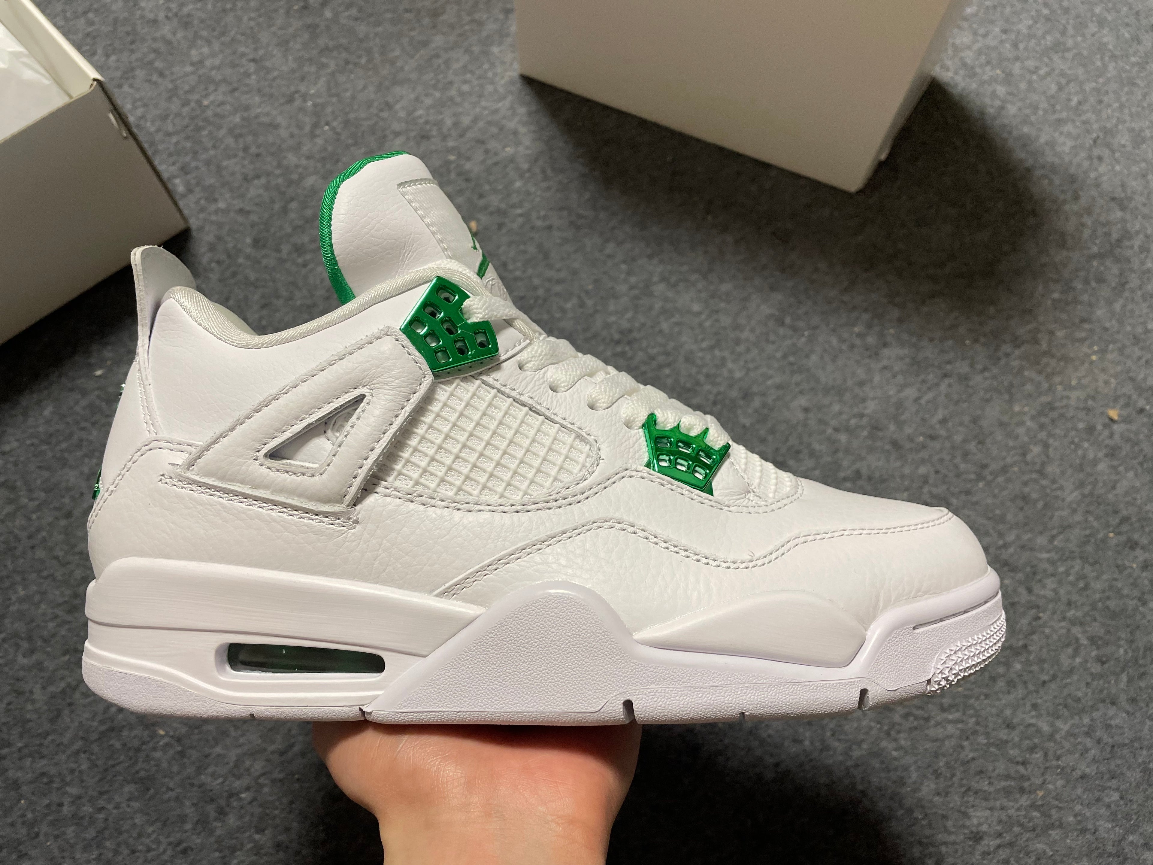 Air Jordan 4 - Metallic Green