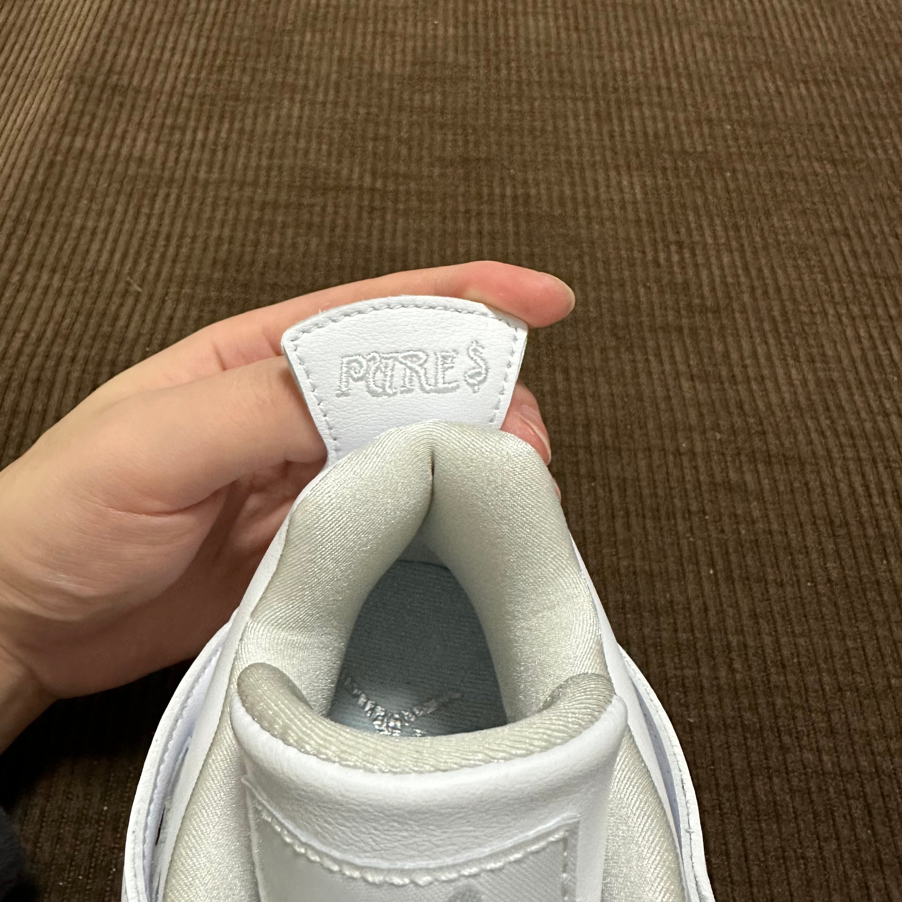 Air Jordan 4 - Pure Money