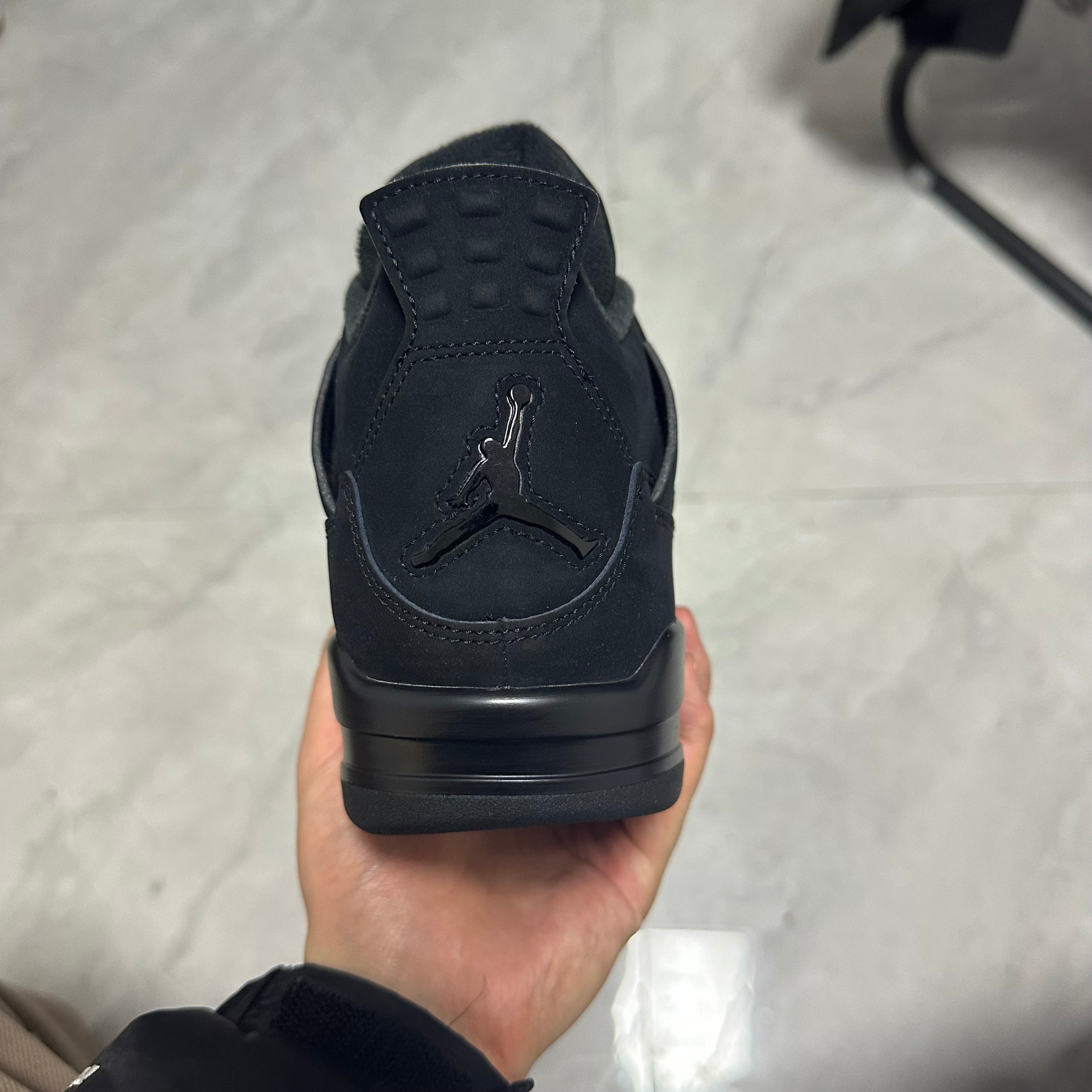 Air Jordan 4 - Black Cat