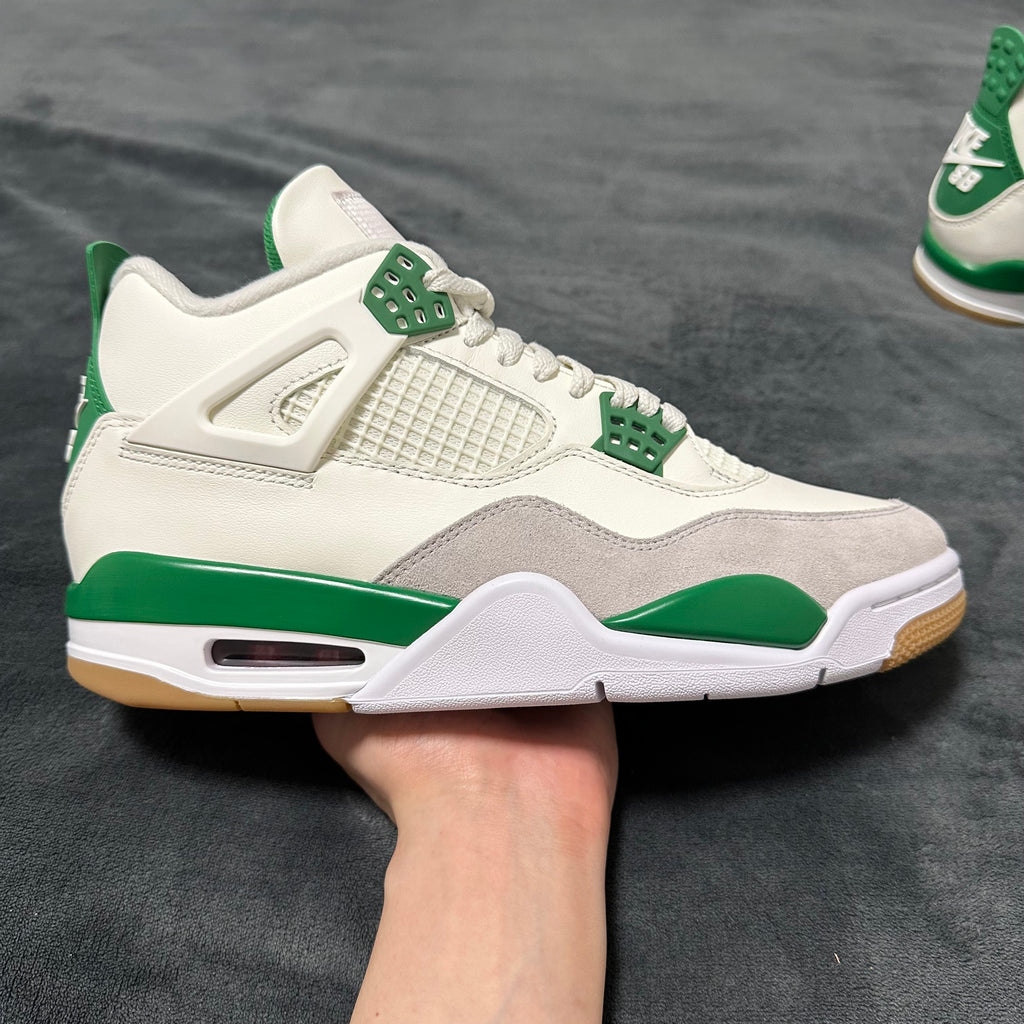 Air Jordan 4 - SB Pine Green