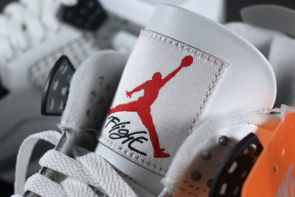Air Jordan 4 - White Cement