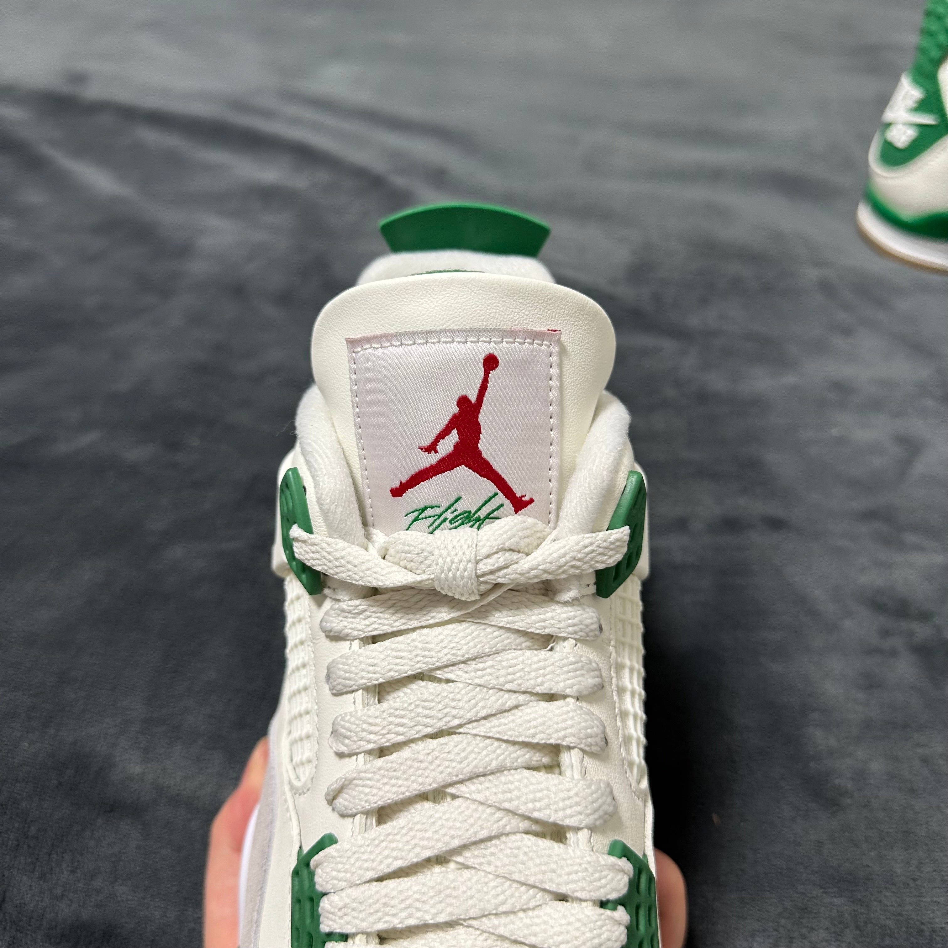 Air Jordan 4 - SB Pine Green