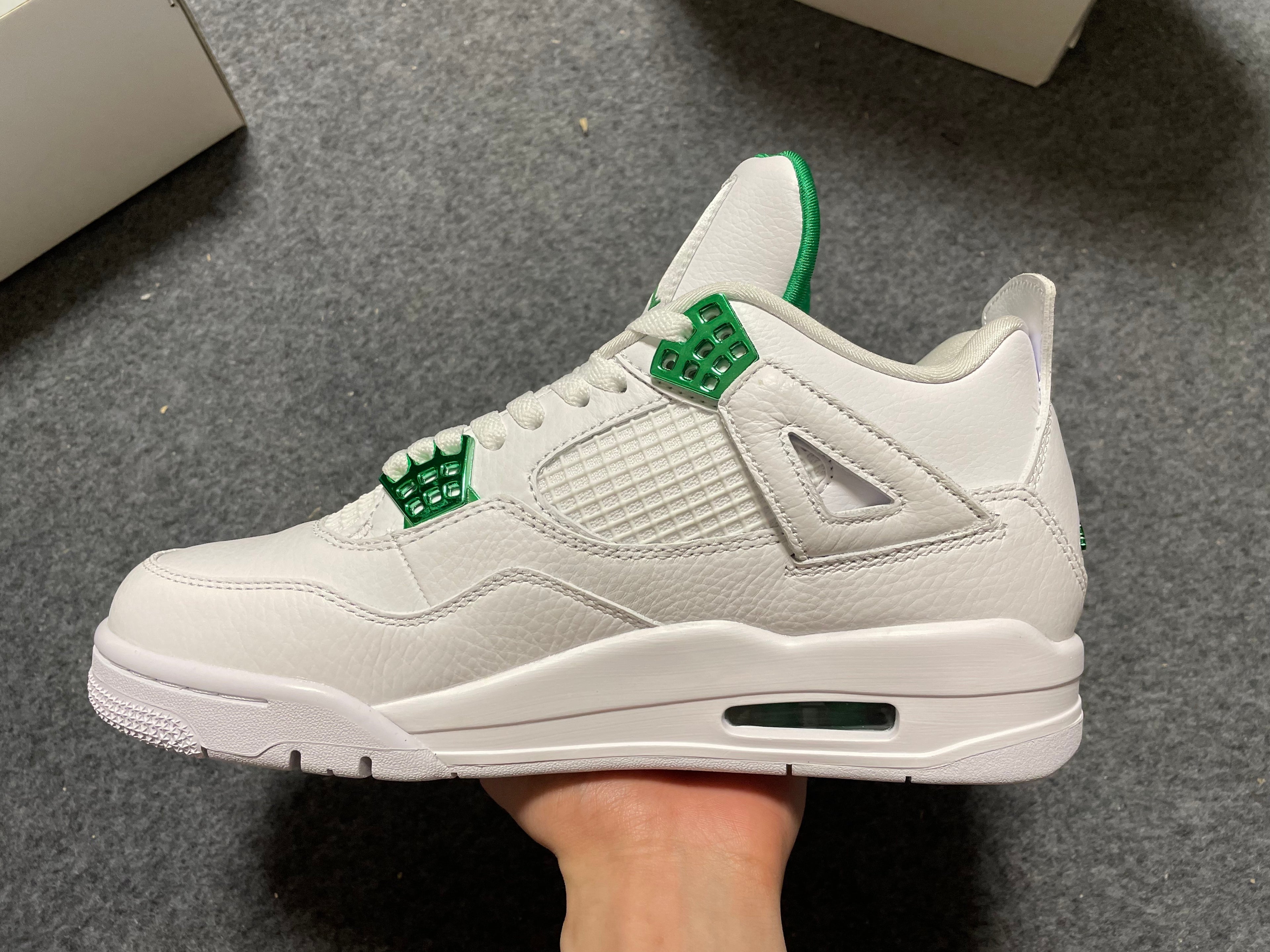 Air Jordan 4 - Metallic Green