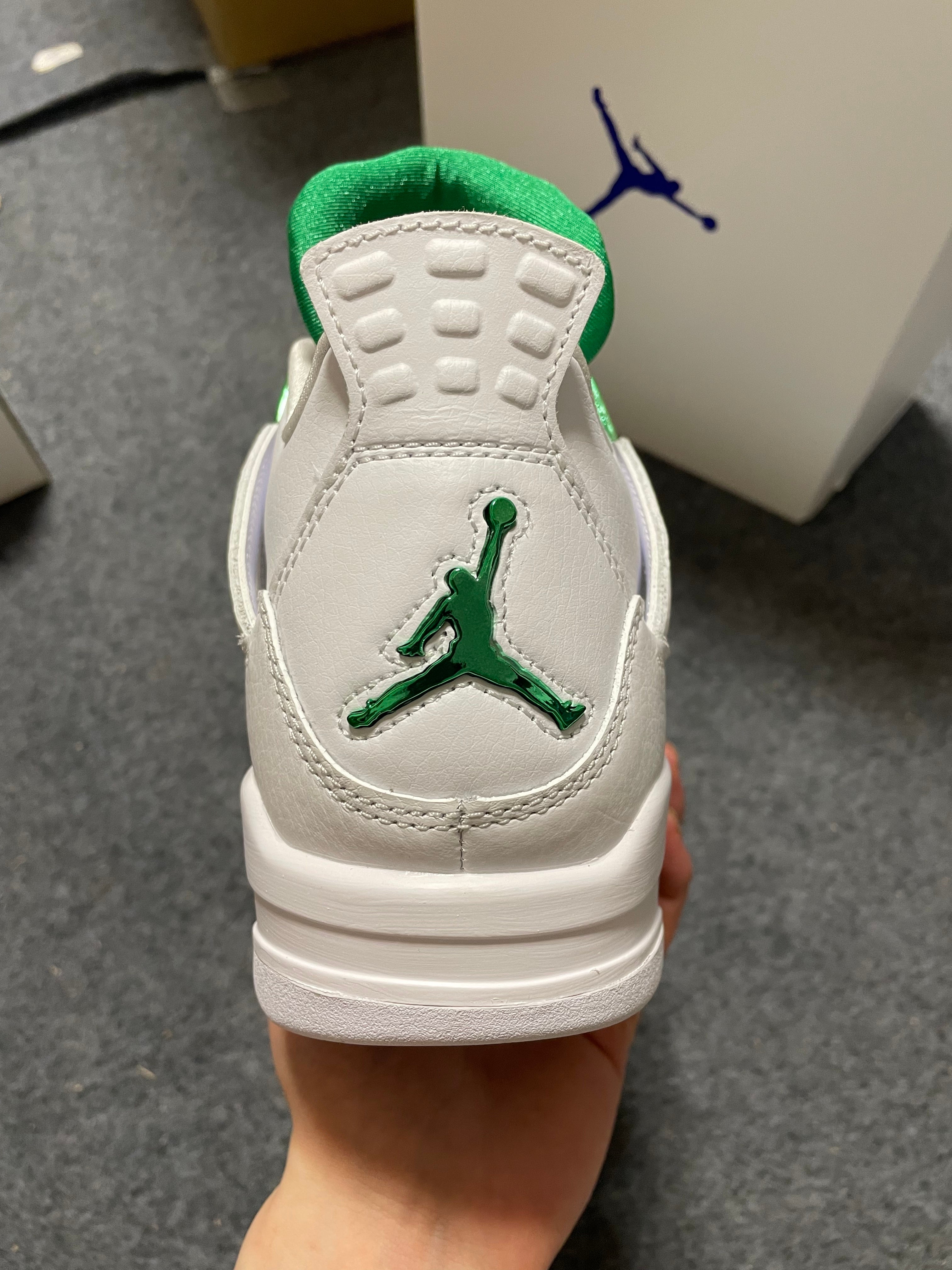 Air Jordan 4 - Metallic Green